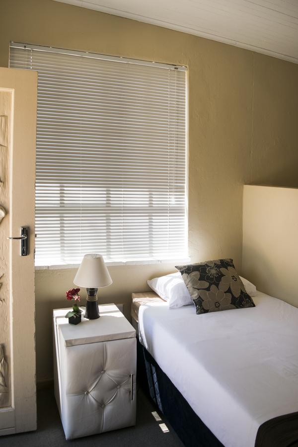 Rain Forest Boutique Camp Krugersdorp Luaran gambar