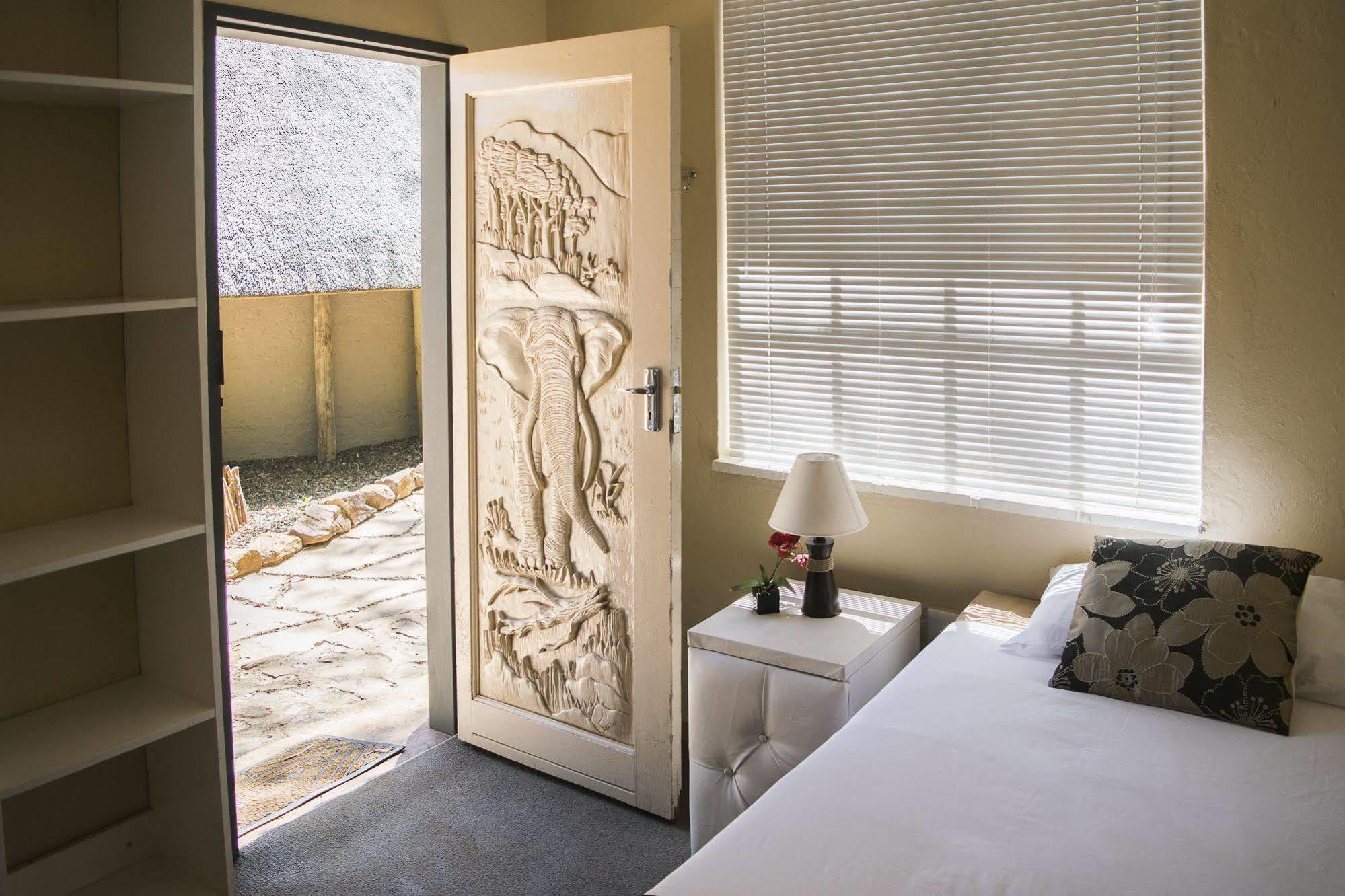 Rain Forest Boutique Camp Krugersdorp Luaran gambar